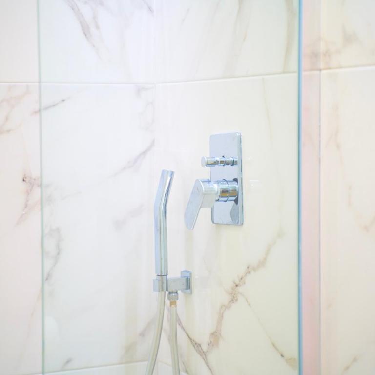 Suite N.1 [500mt da Policlinico/10min da Stazione] - One-Bedroom Apartment - 9