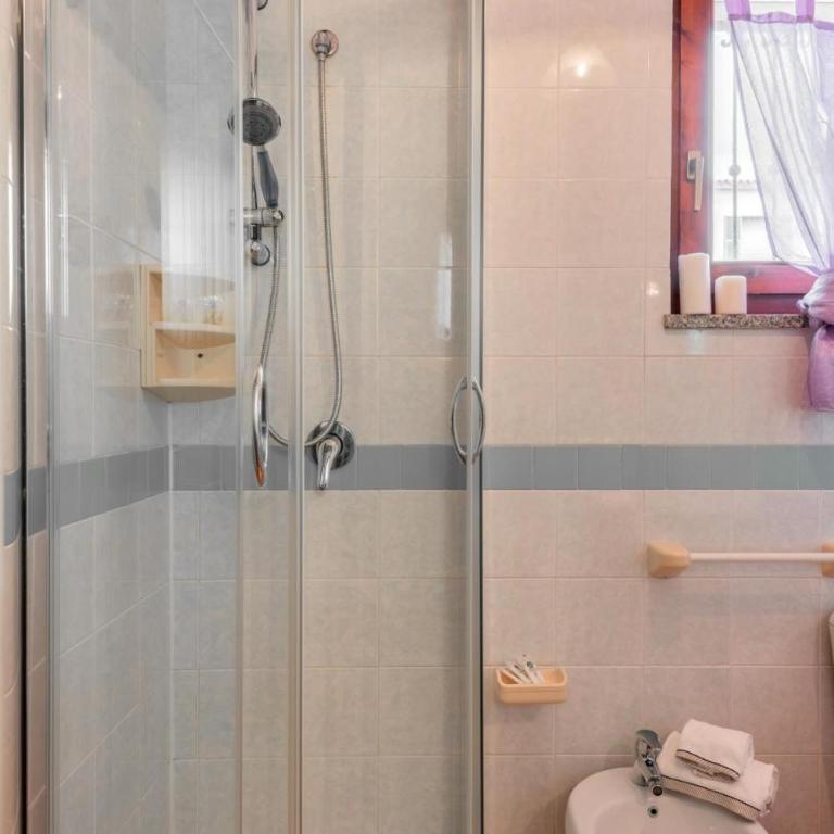 Glorious Residence Le Pavoncelle one Bedroom sleeps four and child num1450 - Apartment - 9