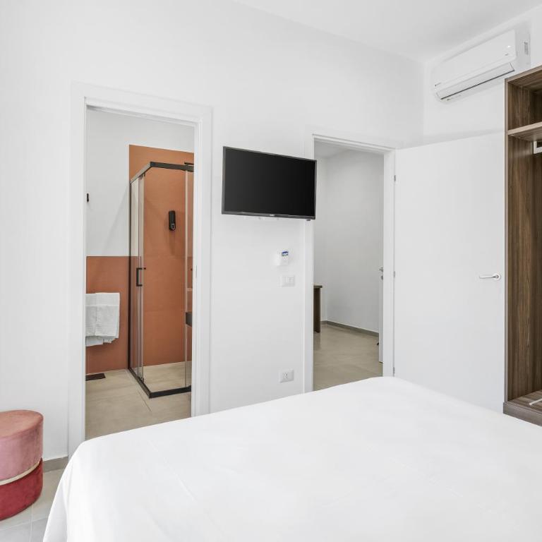 Pangea Luxury Rooms - Camera King Standard - 13