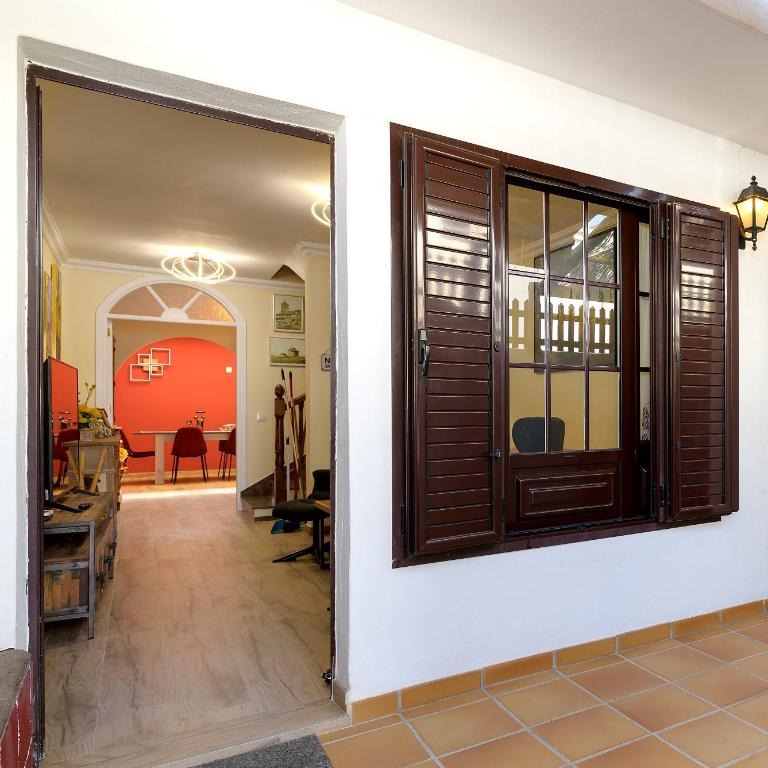 Casa Fantástica en inmejorable ubicación - Casa de 4 dormitorios - 1