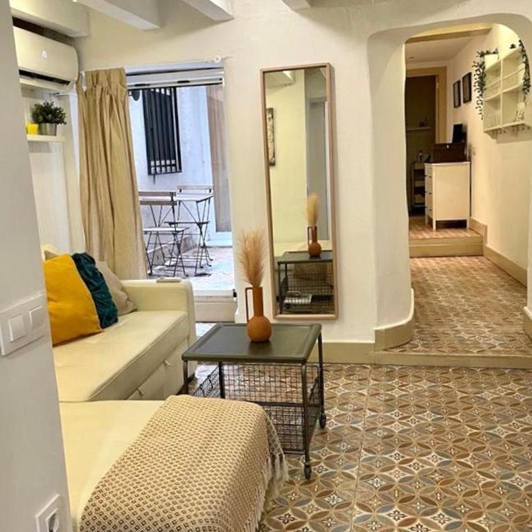 Lovely Coquette loft, heart of cuitat vella El Carmen Valencia - Apartment - Ground Floor - 3