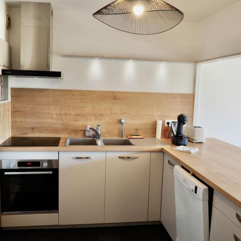 Appart T3 + parking 5 min de la plage - Two-Bedroom Apartment - 5