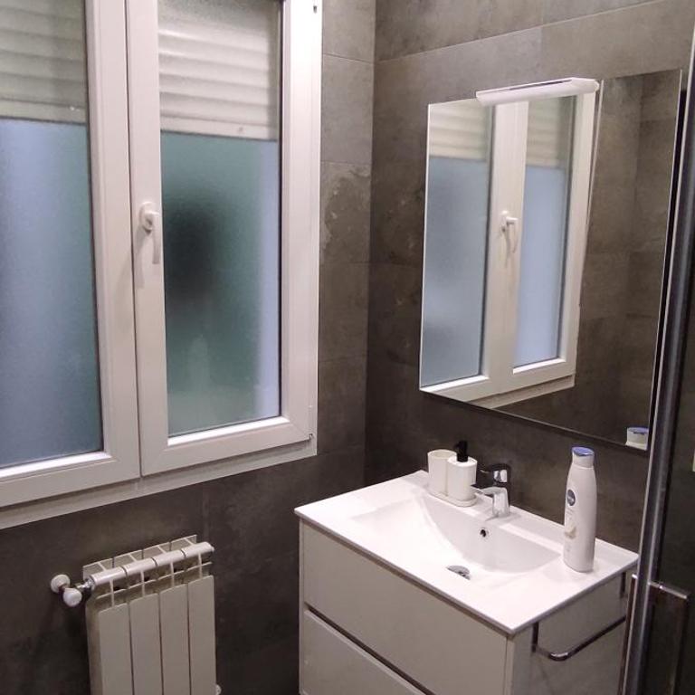 Alojamientos El Pontiguín 1 - Two-Bedroom Apartment - 12