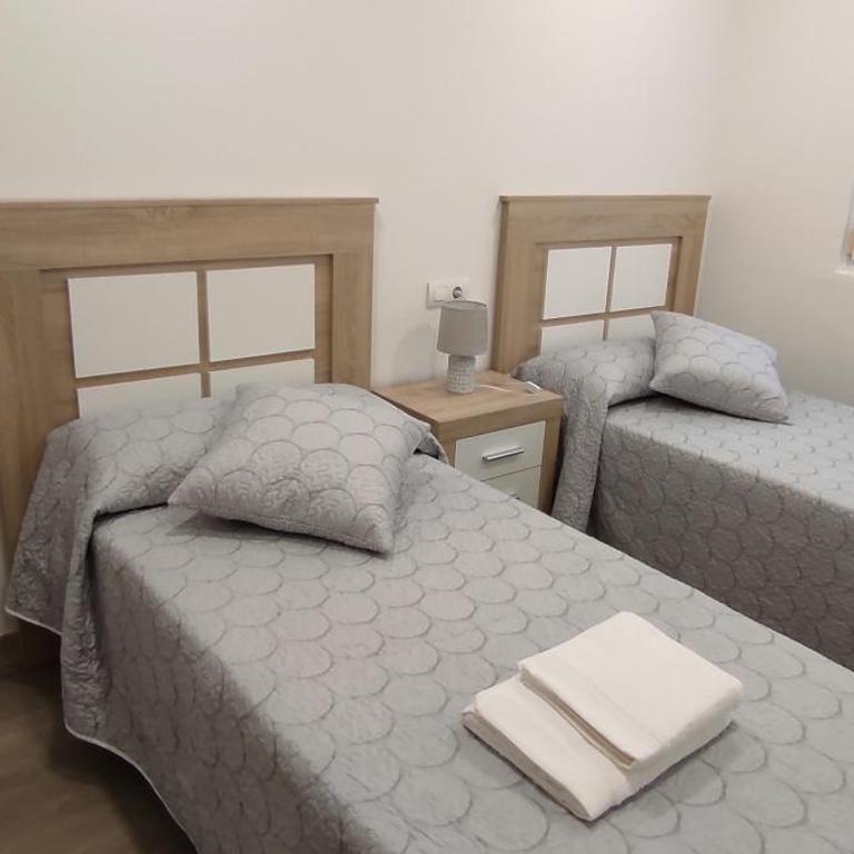 Alojamientos El Pontiguín 1 - Two-Bedroom Apartment - 9
