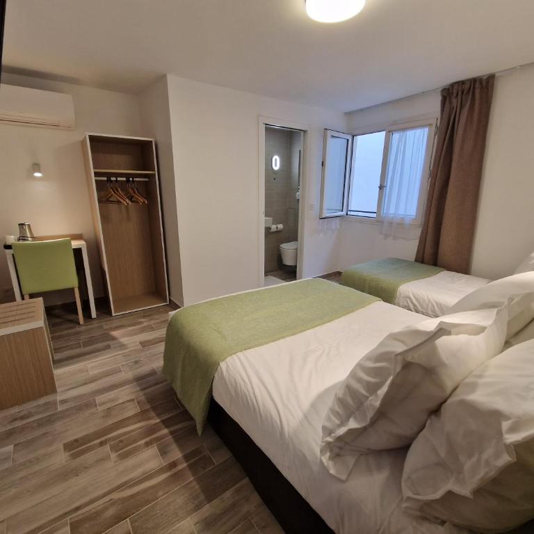 Hôtel De La Herse d'Or - Chambre Triple Confort - 7