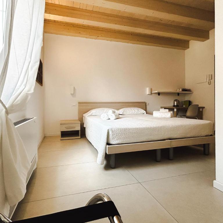 Via Poma Rooms - Standard Double Room - 6