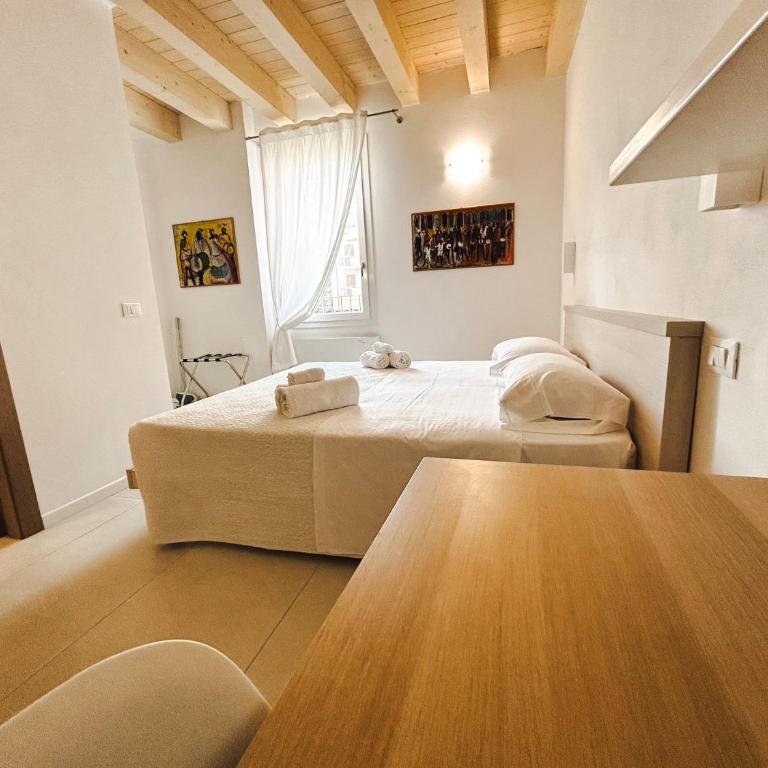 Via Poma Rooms - Standard Double Room - 8