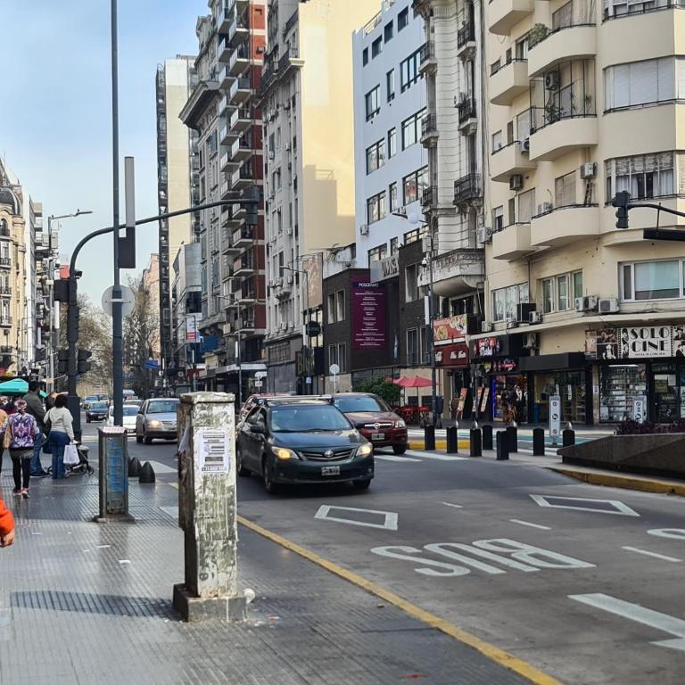 Av. Corrientes 1670 - Paseo La Plaza - - Apartamento de 1 dormitorio - 32