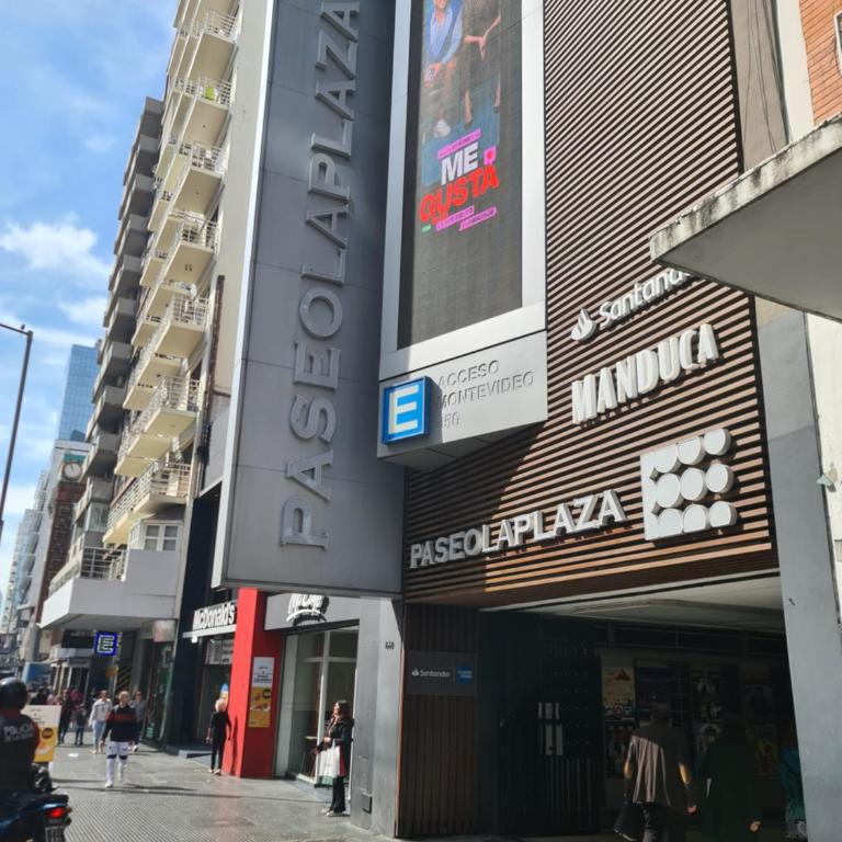 Av. Corrientes 1670 - Paseo La Plaza - - Apartamento de 1 dormitorio - 21