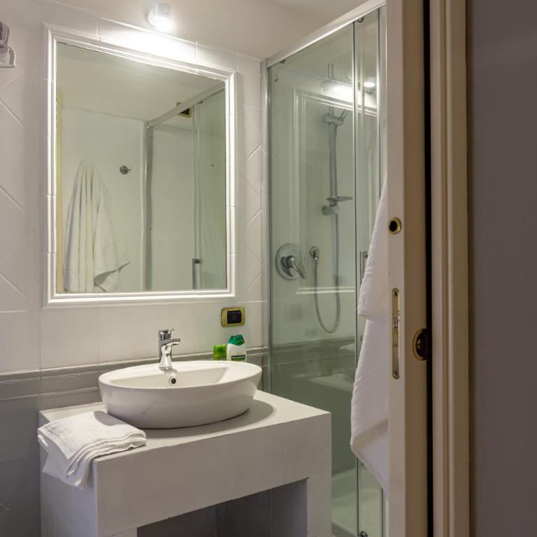 Mi Tú Apartments - Double or Twin Room with Extra Bed - 12