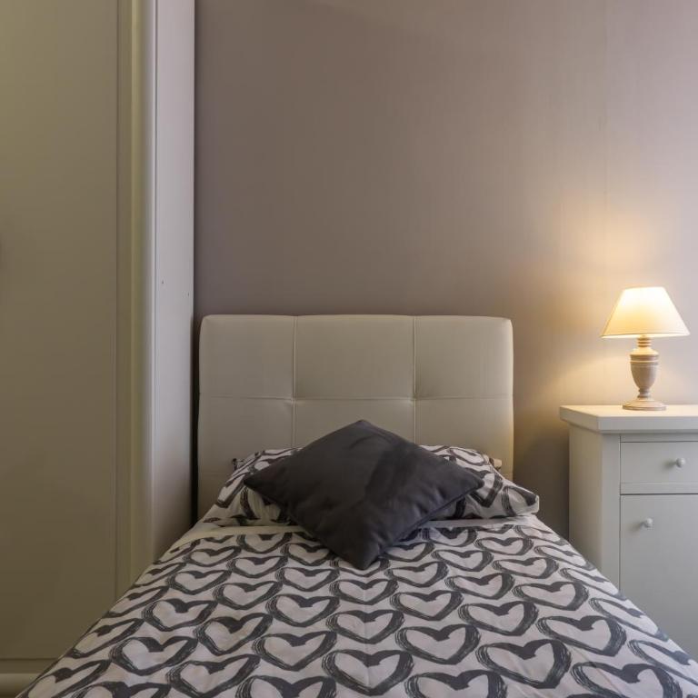 Mi Tú Apartments - Single Room with Private Bathroom - 8