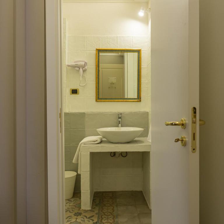 Mi Tú Apartments - Single Room with Private Bathroom - 6