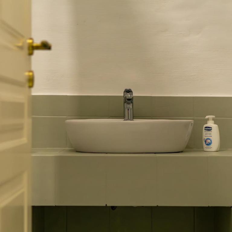 Mi Tú Apartments - Double or Twin Room with Extra Bed - 11