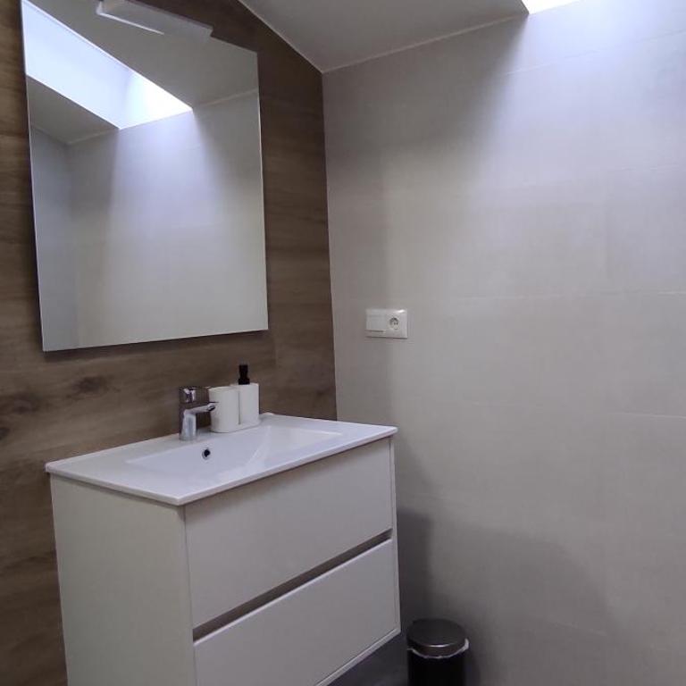 Alojamientos El Pontiguín 2 - Two-Bedroom Apartment - 15