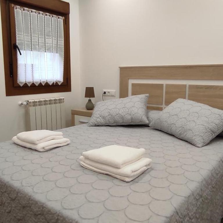 Alojamientos El Pontiguín 2 - Two-Bedroom Apartment - 11
