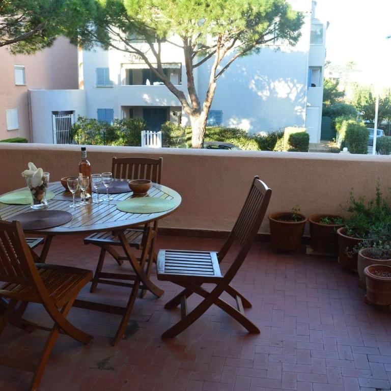 Studio mezzanine 4 couchages à Cavalaire avec terrasse, ascenseur, lave-vaisselle et lave-linge - FR-1-226B-27 - Appartement (4 Adultes) - 1