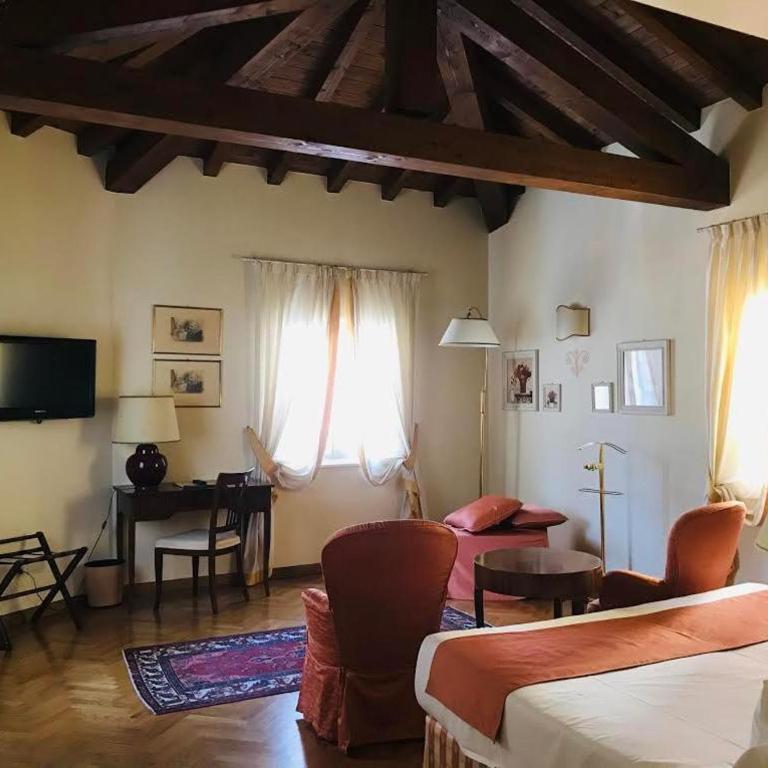 La Vittoria Rooms & Suites - Camera Matrimoniale/Doppia con Letti Singoli con Vista Montagna - 1