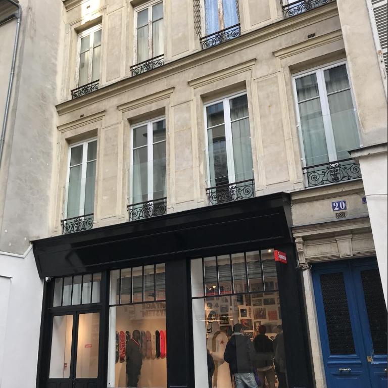 Marais Studio with Mezzanine - Studio avec Mezzanine - 3