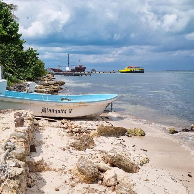 On The Beach - Seaside Sunrise Haven 3 Bedrooms SEA VIEW - Three-Bedroom Apartment - 49