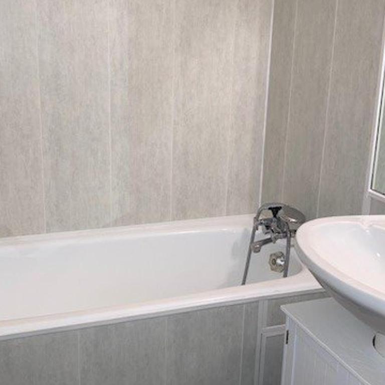 Studio 4 pers, coeur station, prox pistes, balcon, animaux OK, TV, cuisine équipée, casier à skis - Appartement 1 Chambre - 8