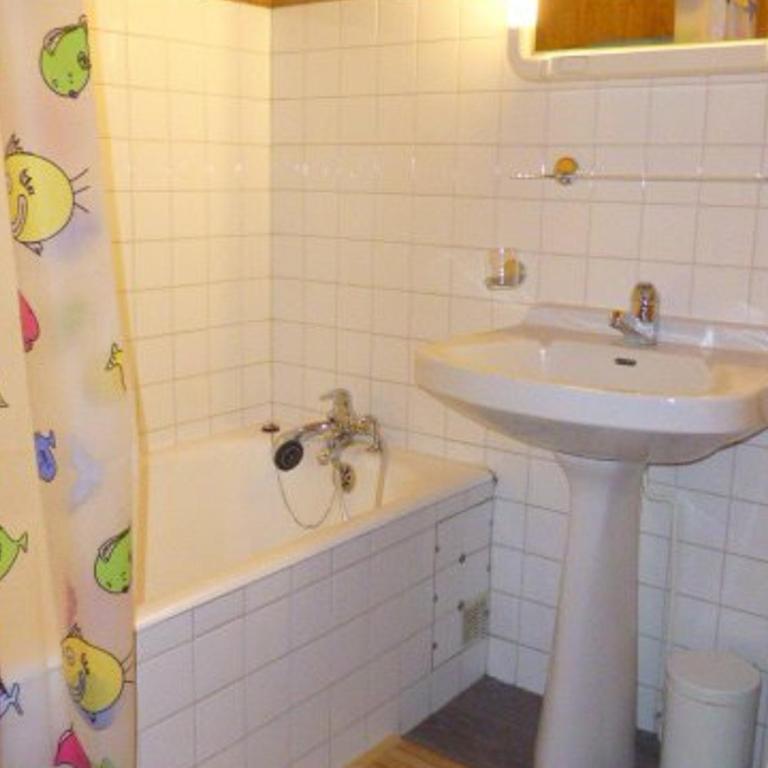 Studio pour 4 pers avec balcon, TV, cuisine équipée, à 50m des pistes - Alpe d'Huez - FR-1-405-101 - Appartement (4 Adultes) - 8