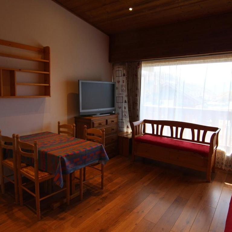 Studio cosy pour 4 à L'Alpe d'Huez, proche pistes et commerces, balcon sud, casier à skis. - Apartamento de 1 dormitorio - 6