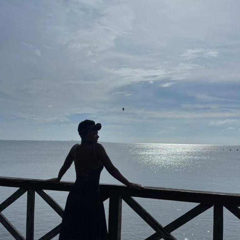 On The Beach - Seaside Sunrise Haven 3 Bedrooms SEA VIEW - Three-Bedroom Apartment - 45