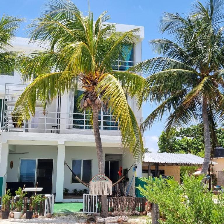 On The Beach - Seaside Sunrise Haven 3 Bedrooms SEA VIEW - Three-Bedroom Apartment - 37