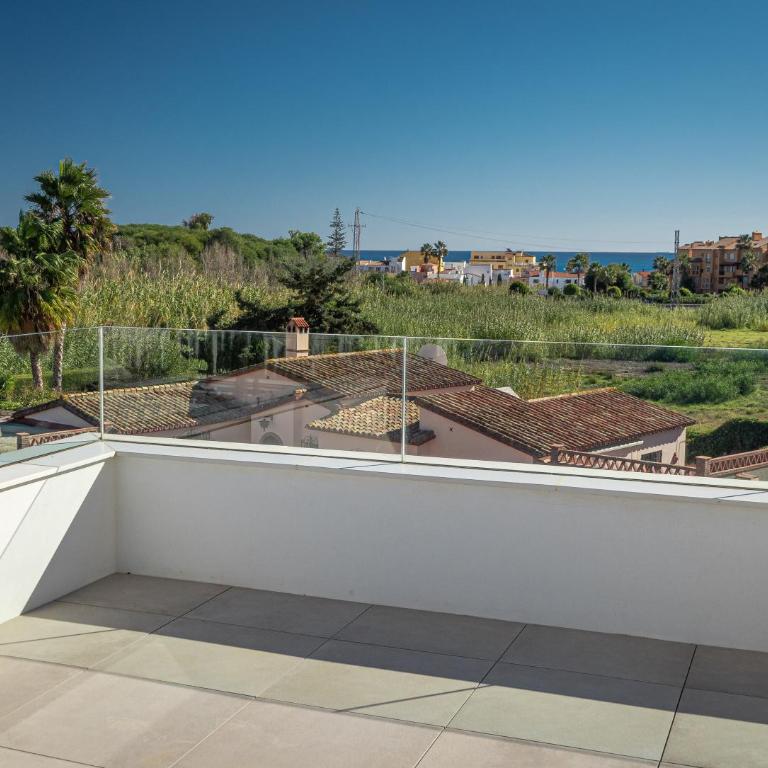 Villa moderne proche de la mer - Villa - 2