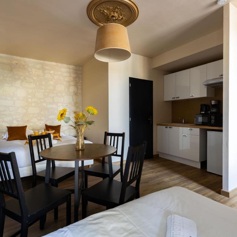 L'Authentic - One-Bedroom Apartment - 3