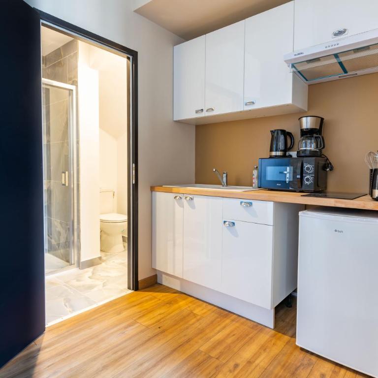 L'Authentic - One-Bedroom Apartment - 7