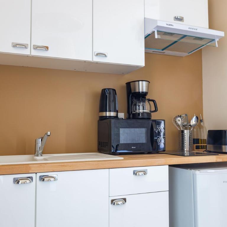 L'Authentic - One-Bedroom Apartment - 8