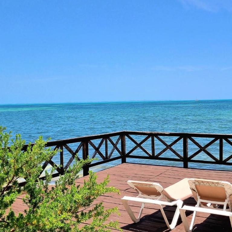 On The Beach - Seaside Sunrise Haven 3 Bedrooms SEA VIEW - Three-Bedroom Apartment - 35