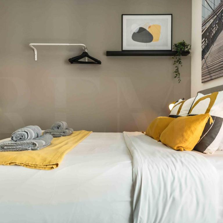 Modern Studio with Private Rooftop Terrace by REMS - Estudio con terraza - 15