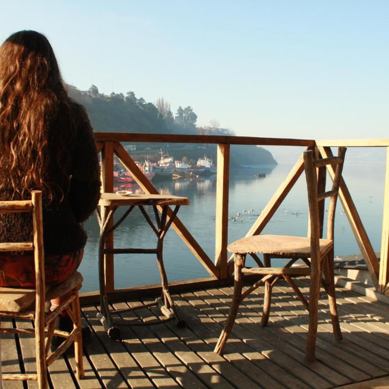 Palafito Hostel Chiloé - Habitación Doble con balcón y vistas al mar - 8