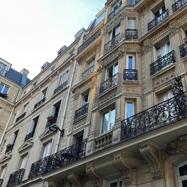 Charmant 3 pièces Champs-Elysées, Ternes, Porte Maillot, 17ème - Appartement 2 Chambres - 10