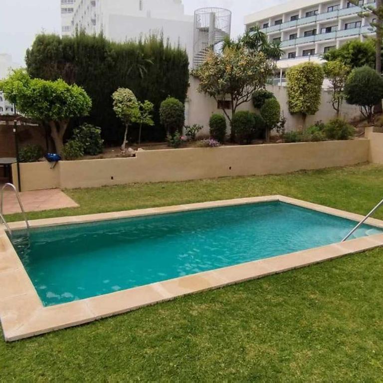 Familiar, doble terraza con vistas, piscina y parking - Apartamento de 3 dormitorios - 35