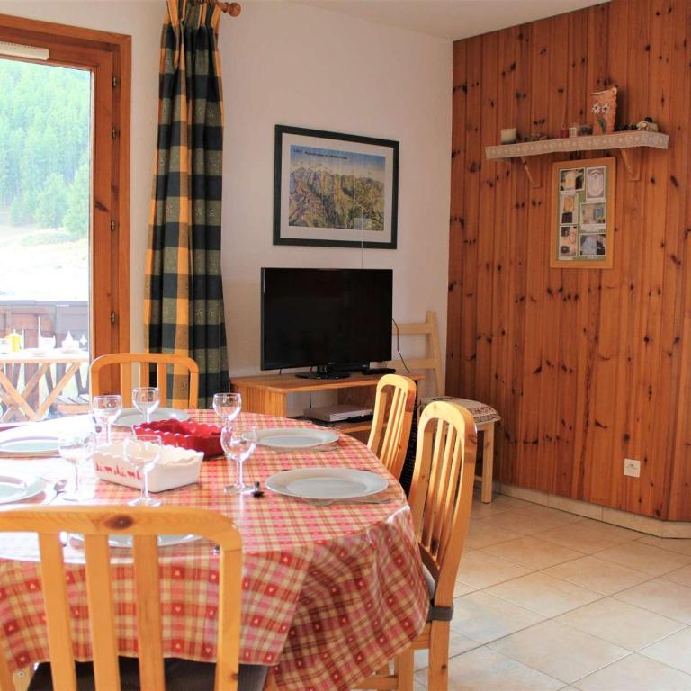 Appartement cosy à Vars Les Claux, 3 pièces, balcon, proche pistes et commerces, 6 couchages - FR-1-330B-193 - Apartment - 3