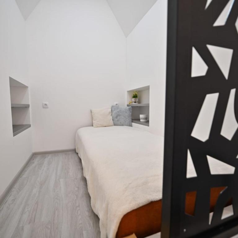 Apartmani Dimitrije Jahorina - Three-Bedroom Apartment with View - 17
