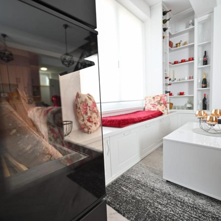Apartmani Dimitrije Jahorina - Three-Bedroom Apartment with View - 8