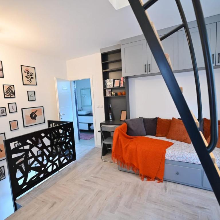 Apartmani Dimitrije Jahorina - Three-Bedroom Apartment with View - 2