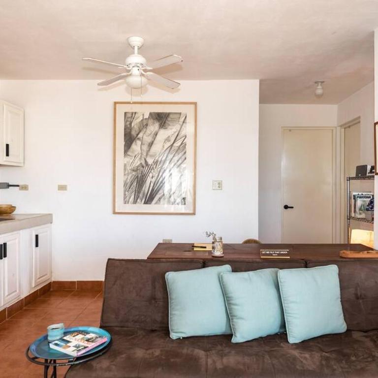 Authentic Loft Retreat Steps from Beach & Culture - Apartamento - 13