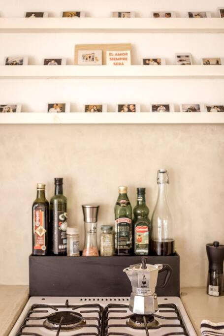 Authentic Loft Retreat Steps from Beach & Culture - Apartamento - 16