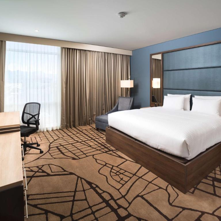 Hilton Garden Inn Bogota Airport - Habitación con cama extragrande. - 1