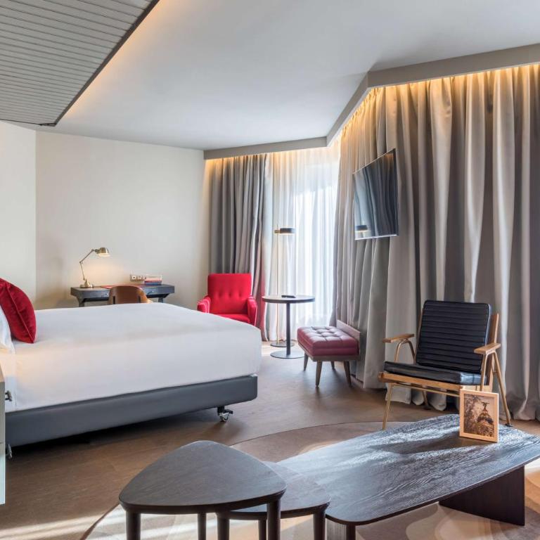 Canopy by Hilton Madrid Castellana - Premium Junior King Suite - 1