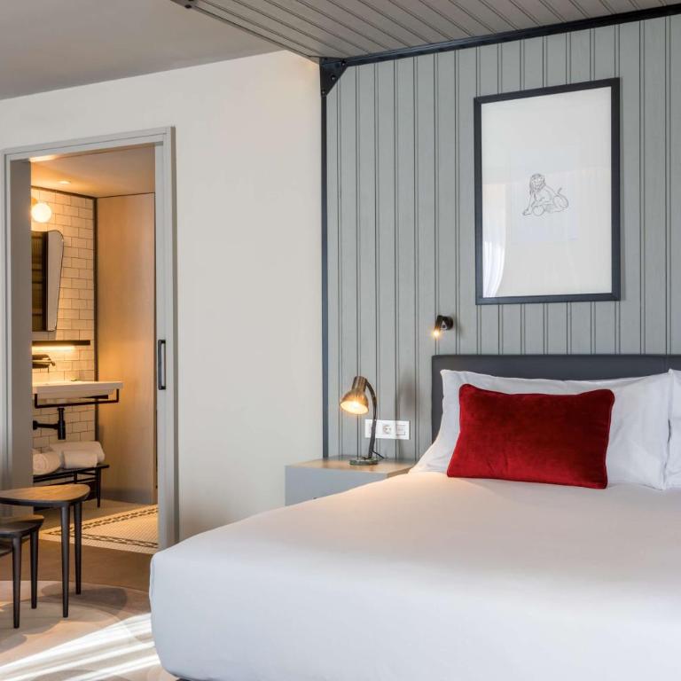 Canopy by Hilton Madrid Castellana - Premium Junior King Suite - 4