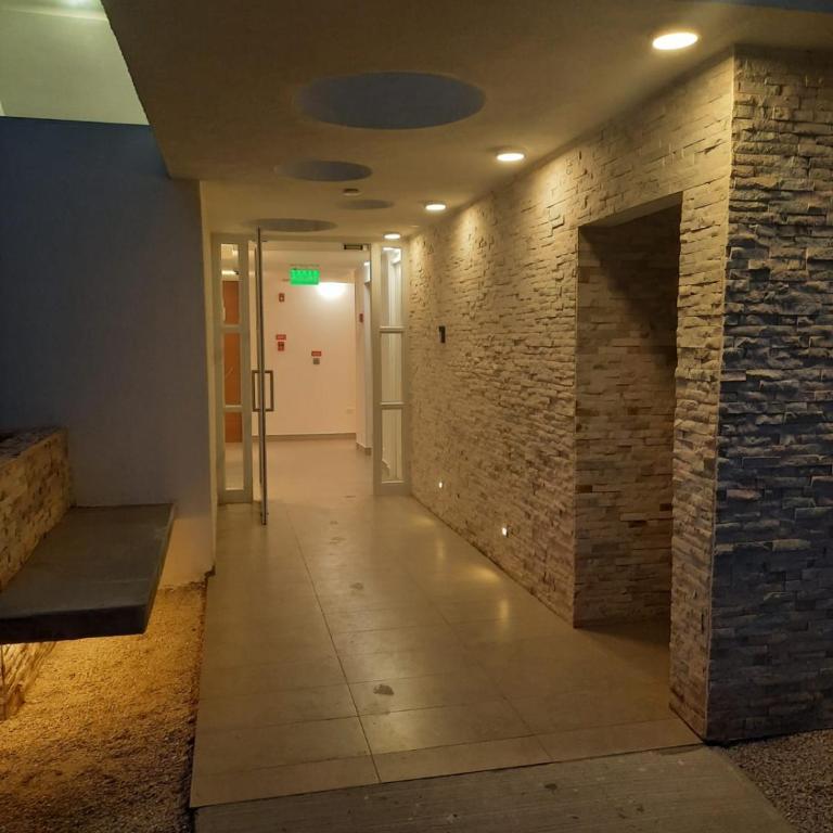 Acogedor Departamento Central con Piscina, Estacionamiento Privado y Más - One-Bedroom Apartment - 2