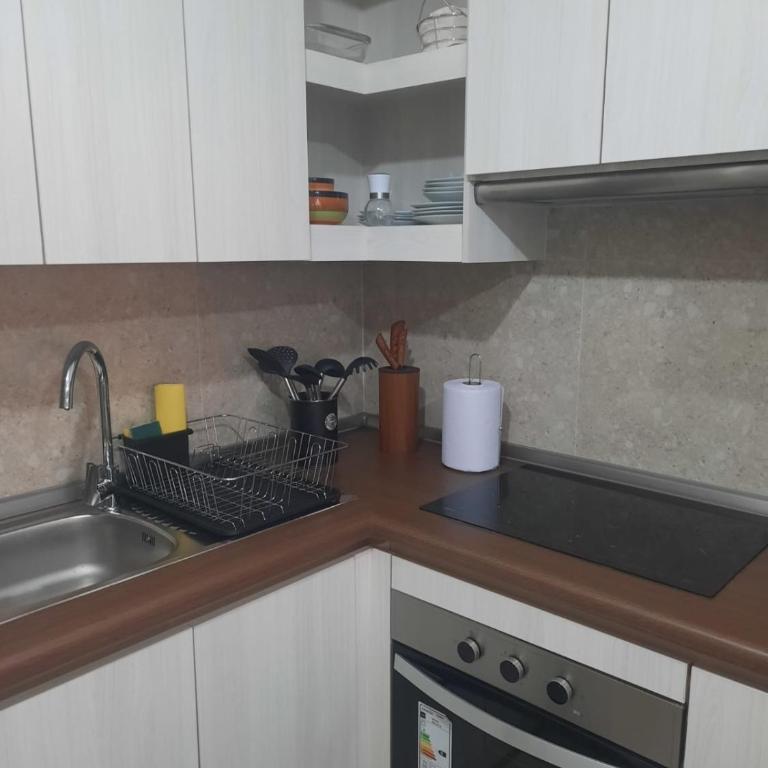 Acogedor Departamento Central con Piscina, Estacionamiento Privado y Más - One-Bedroom Apartment - 10