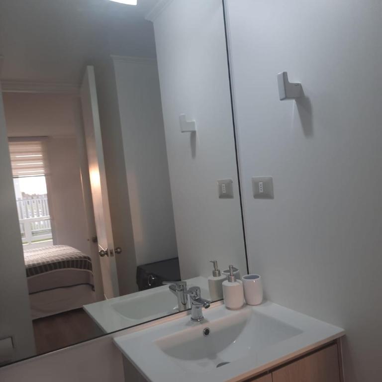 Acogedor Departamento Central con Piscina, Estacionamiento Privado y Más - One-Bedroom Apartment - 14