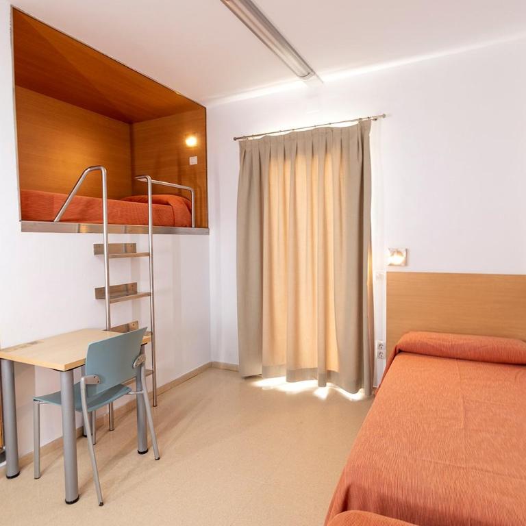 Albergue Inturjoven Torremolinos - 1 Cama en Dormitorio Compartido - 1